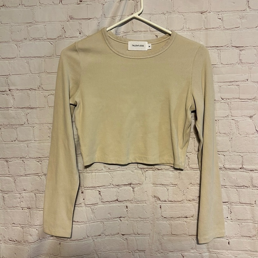 Talentless Cropped long-sleeved ribbed top Size Medium Bin G